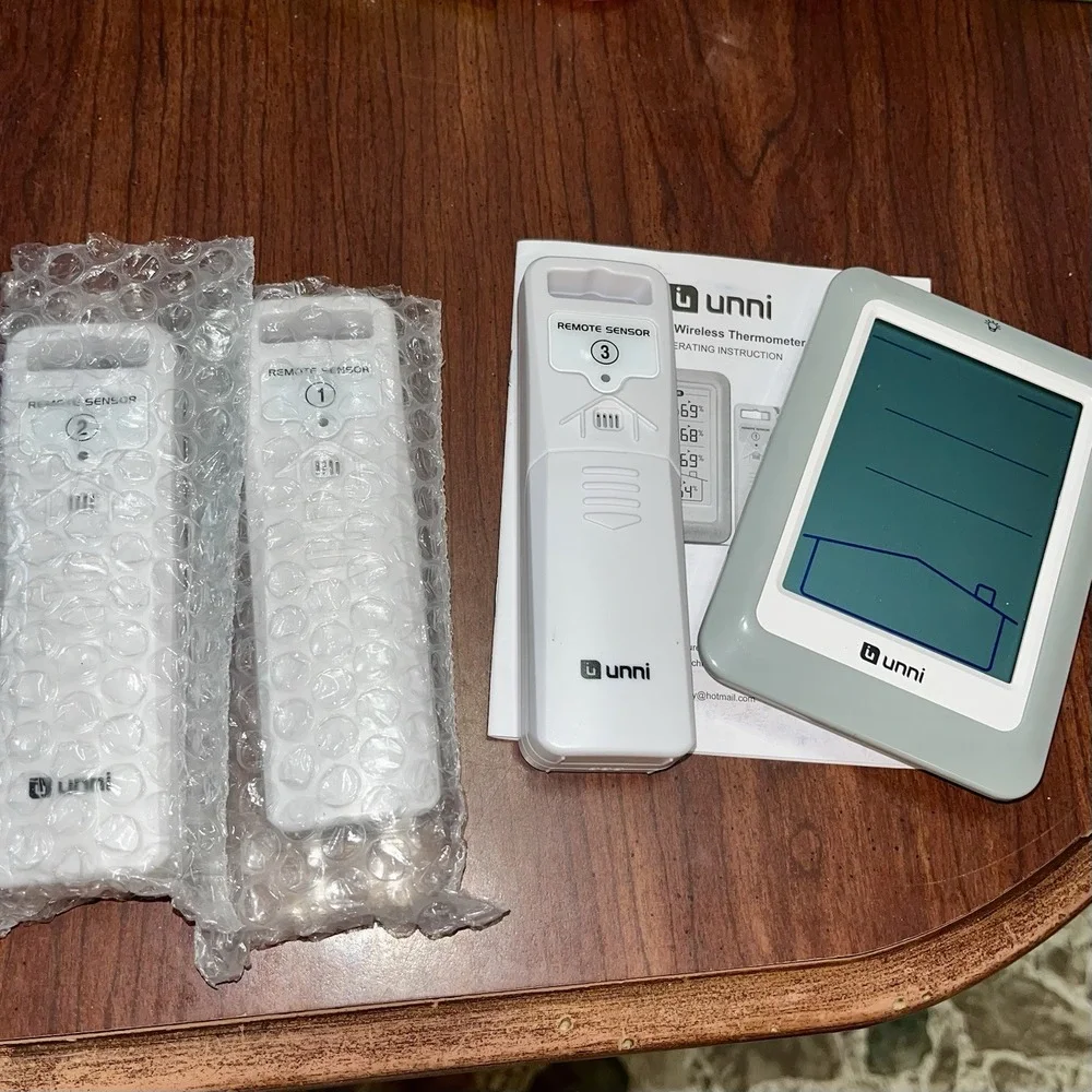 New Open Box Unni Indoor Outdoor Thermometer with 3 Sensors UN0582 Thermostat
